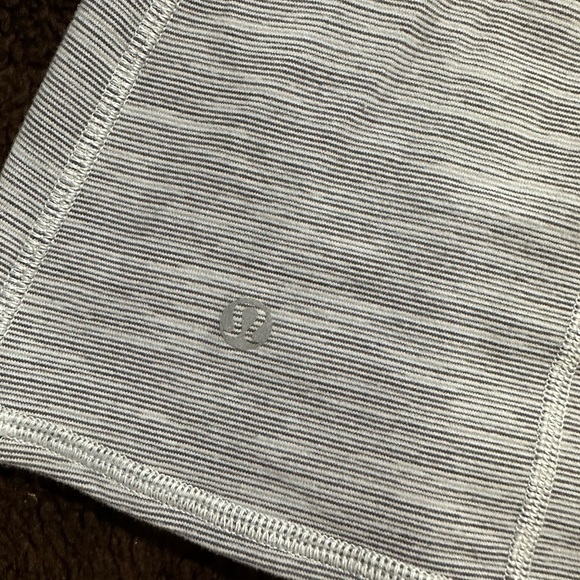 Lululemon Tank - Size 6 - Picture 3 of 4